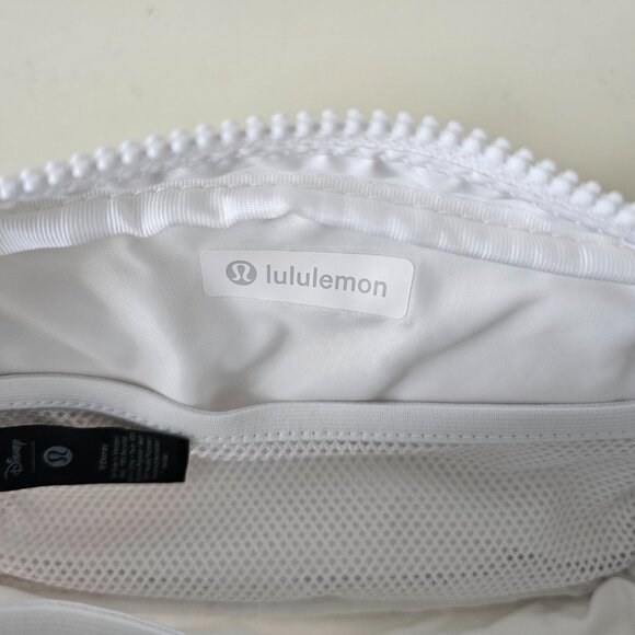 NWT LULULEMON White Everywhere Belt Bag Disney Embroidered Mickey in Motion 1L - Picture 11 of 15